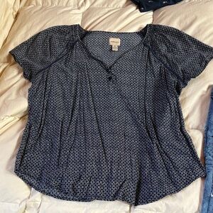 G.H. Bass & Co. Navy and White Geo V-Neck Short Sleeve Top